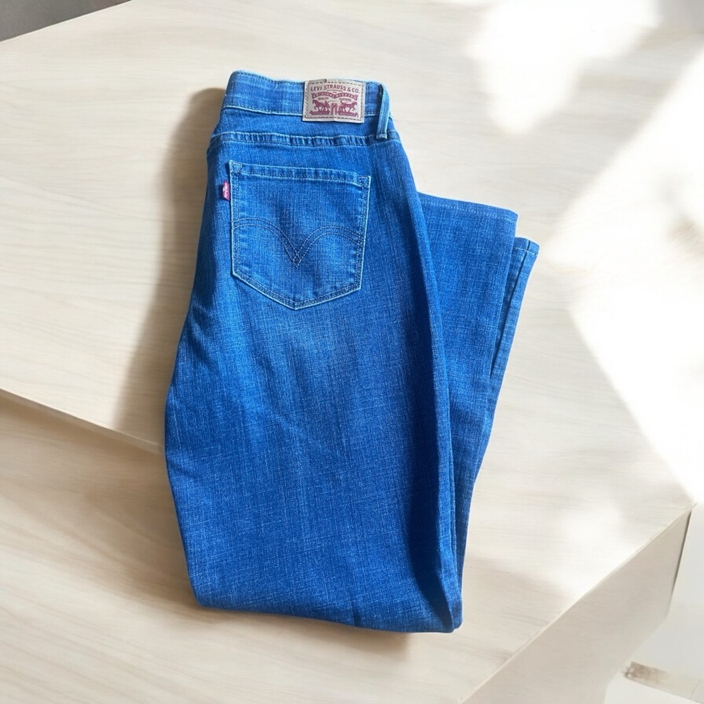 525 Levi Perfect Waist straight leg jeans size 12

Label shows 12M more like 12S